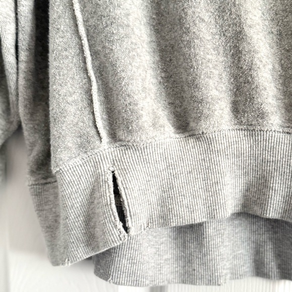 ☘️ 3/$17 Aerie Gray Winter Tour Women's Sweatshirt - Picture 8 of 13